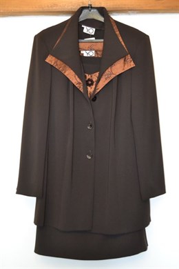 1427 Dámský čokoládový sukňový kostým - kabátek + top + sukně - vel. 44 - SLEVA!!!