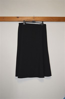 20 Dámská černá látková sukně,6 ti-dílová, boky 180 cm